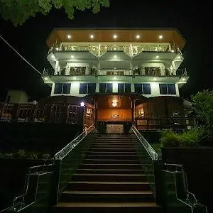 Delma Mount View Hotel