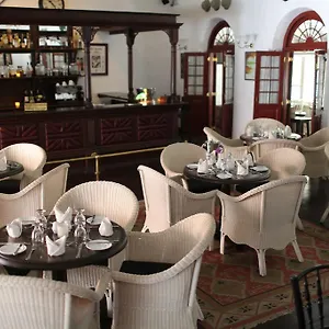 Royal Bar & Отель